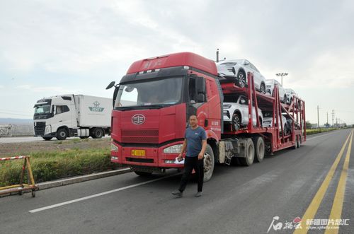 阿拉山口公路口岸进出口货运量创新高，彰显经济活力与区域合作新篇章